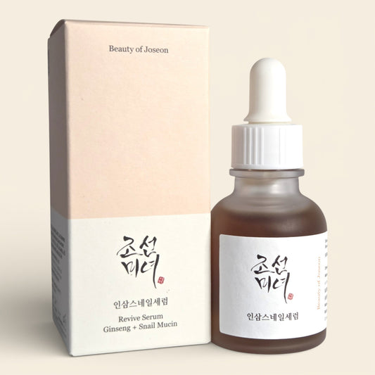 Das revitalisierende Beauty of Joseon Revive Serum mit Ginseng und Snail Mucin neben der Originalverpackung – entdecke dieses exklusive K-Beauty Pflege-Highlight in der Korea Erlebnisbox von Oversea Crate.